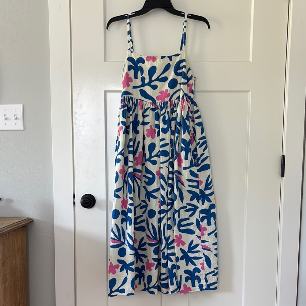Hanna Anderson cotton dress. Pockets. Size medium.